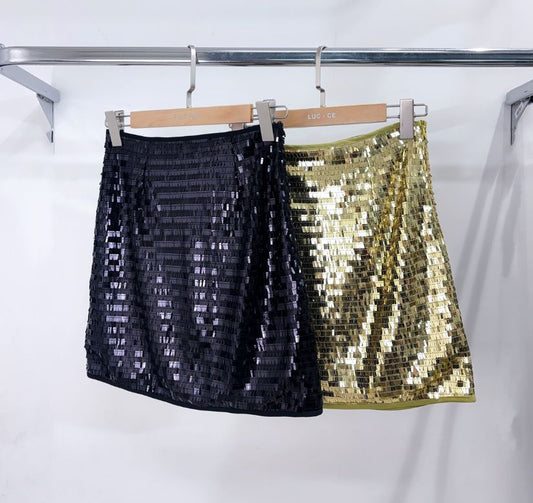 La mini jupe à sequins