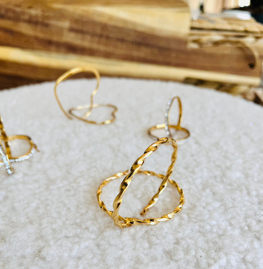 Boucle d’oreille torsadée