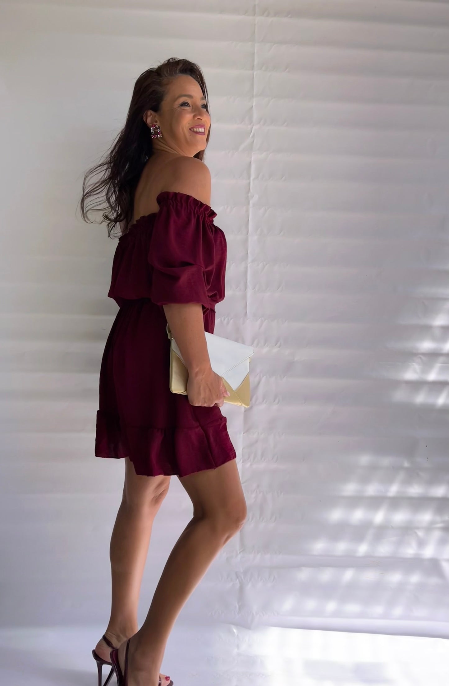 Robe épaules dénudées à volants et lien